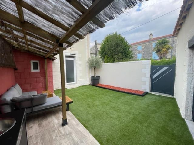 - Le Nuage - Unique, Espace Spa Privatif Et Jardin Avec Plancha Et Salon Privatif, Stationnement Public Gratuit Niort Luaran gambar